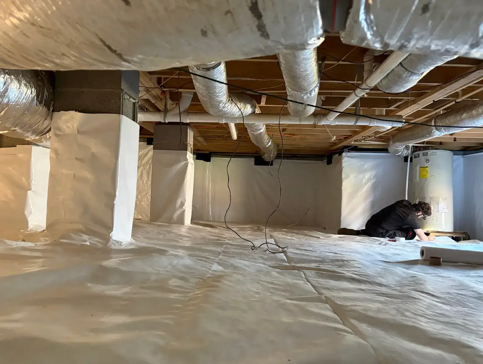vapor-barrier-tn-worker-detailed-work